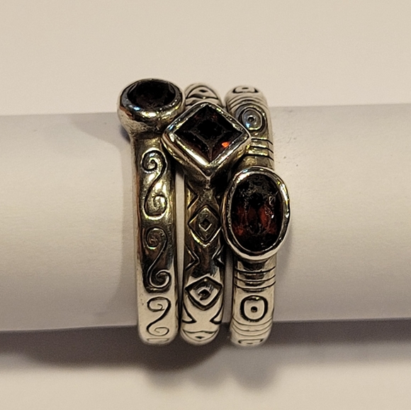 Tejani Sterling Silver and Garnet Stackable Rings - Picture 6 of 15